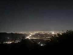 -鬼笑石后山停车场