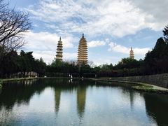 -三塔倒影公园