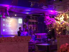 -樱花里音乐餐吧·牛扒椰子鸡(东圃店)