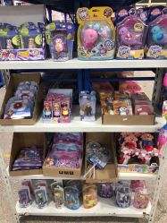 -逝水玩具折扣店