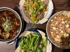 -Cuc Gach Quan Restaurant