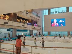 -冰纷万象滑冰场(二七万象城店)