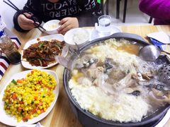 -独一家豆花庄铁锅炖