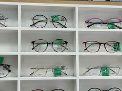 -诺柯视眼镜-蔡司依视路官方工厂店(淞南一店)
