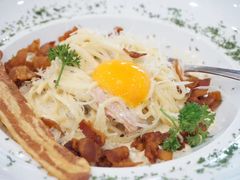 -Chom Cafe and Restaurant