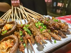 -罗霸蛮老岳阳大排档·鲜货烧烤·土吊子煨砂锅烧菜