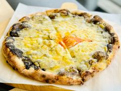 黑松露披萨-Mercato莫卡多露台餐厅与酒吧(K11店)