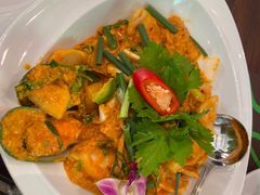 -Chom Cafe and Restaurant