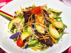 牛油果蔬菜沙拉-辣小鲜·南昌大排档(船山路店)