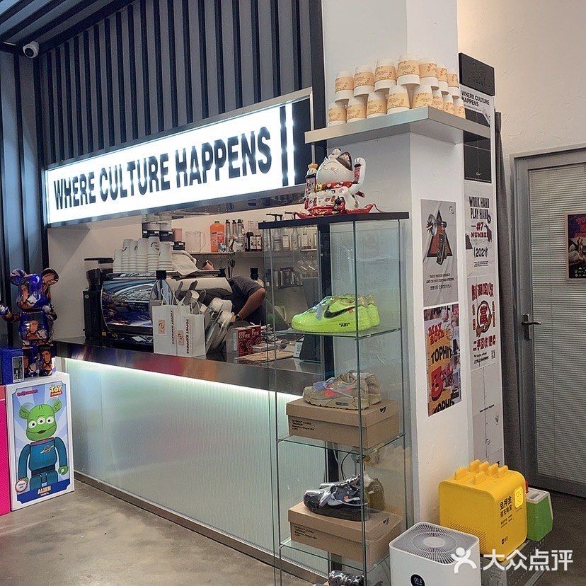 中山探店｜复古潮玩咖啡店TOPHIT COFFEE