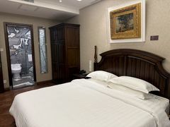-北京奥加美术馆酒店(三里屯工人体育场地铁站店)