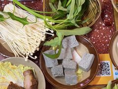 -赵美丽·重庆社区火锅·直营店(火车东站·中豪国际店)