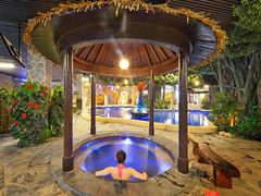 -泉城欧乐堡戏水湾艺术养生温泉