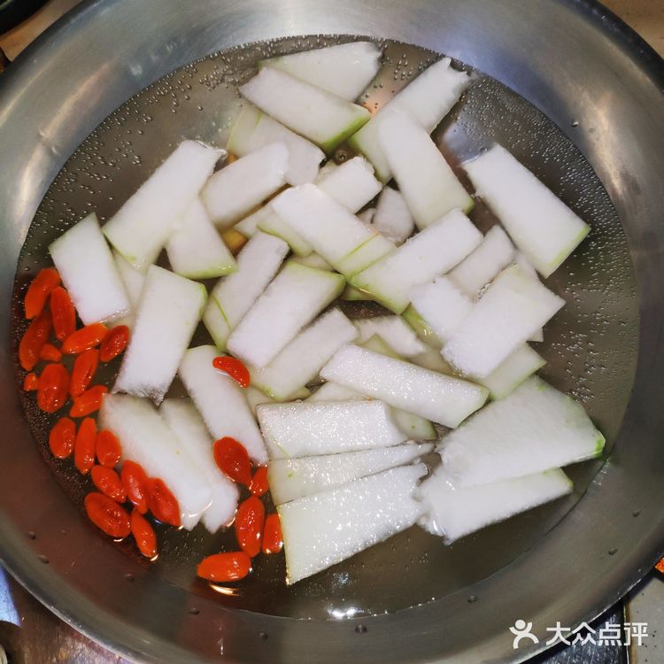 懒人必备技能——百搭枸杞白贝竹荪汤