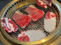 -铭牛烧肉·和牛海鲜自助(高新月牙湖店)