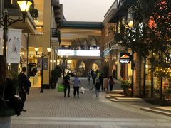 -王府井奥莱临潼小镇(临潼店)