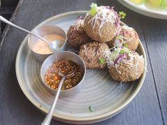 空气黑豆腐丸子-Ameigo梅果·云贵川bistro(长宁来福士店)