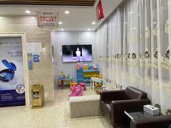-茂菊口腔连锁(浦东南路店)