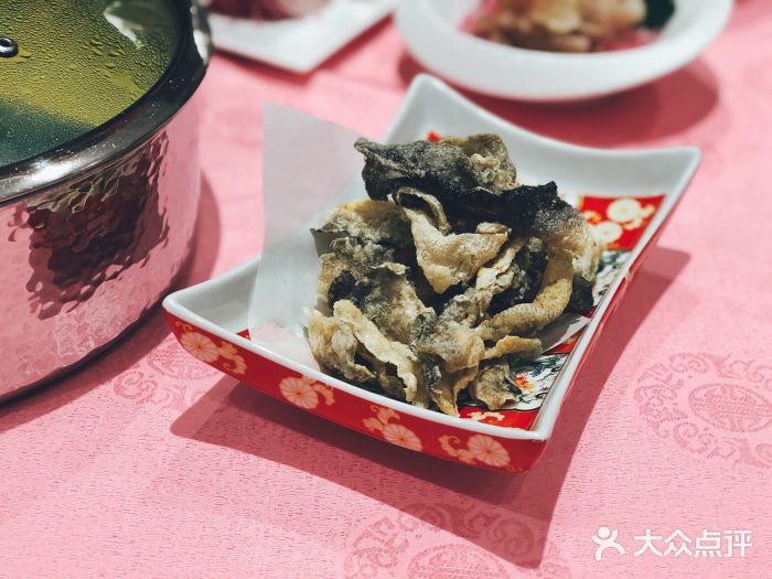 行家海鲜火锅酒家(静安寺店)椒盐炸鱼皮图片