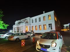 -南京双门楼宾馆(盐仓桥地铁站阅江楼店)