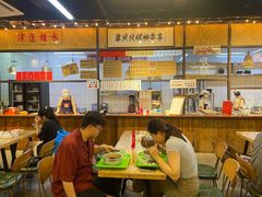大堂-丽丽三鲜螺蛳粉(田林路店)