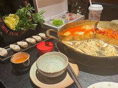 菌菇鸳鸯锅-色響火锅(恒隆广场店)