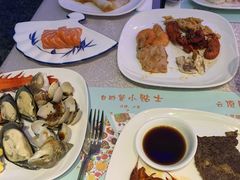-亚洲国际大酒店·云顶阁旋转自助餐厅