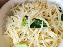 -临江餐馆二楼美食部落