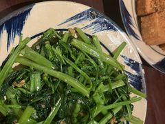 -Cuc Gach Quan Restaurant