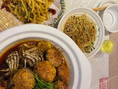 -肥肥虾庄·金牌油焖大虾(首义路店)