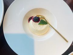 -MONICH牛排融合餐厅(和义大道购物中心店)