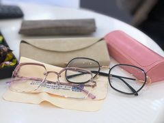 -宏宇眼镜蔡司依视路折扣店(兆佳眼镜城店)