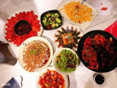 -巴厘龙虾·榜首油焖大虾(音乐学院·沿江酒馆店)
