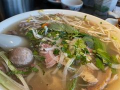 -大头虾越式风味餐厅(光明广场店)