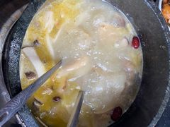 -南渝食府.墨脱石锅松茸鸡