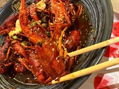 -肥肥虾庄·金牌油焖大虾(汉街SKP店)
