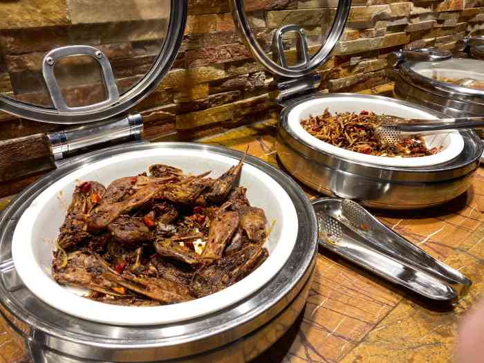 汉巴味德(淄博银泰城店)-"最爱吃的自助餐~环境干净,肉品和菜品炒鸡.