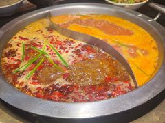 -沸炉重庆老火锅(军事博物馆店)