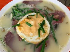 长鱼汤面加牛肉加鸡蛋-三百碗宝应长鱼面(板仓街店)