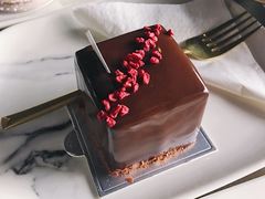 -UNI UNI(环亚凯瑟琳店)