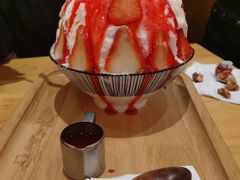 草莓生乳冰-怪物的冰与火(天虹商场中山路店)