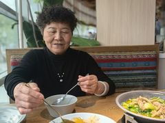 -蜜桃餐厅·伴山(湖滨商业街店)