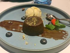 经典巧克力熔岩蛋糕-乐意坊Alla Torre意大利手工披萨(陆家嘴旗舰店)