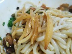 -牛八宝桂林米粉(八里庄店)