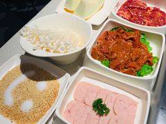 -海底捞火锅鲜切牛肉主题店(长寿路店)