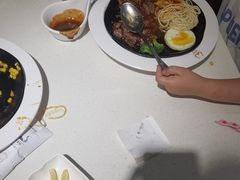 -汤姆家的牛排意面披萨(新城市广场店)