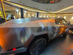 -TESLA 特斯拉(上海太古汇体验店)