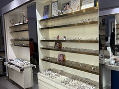 -视野联行眼镜•蔡司•依视路(温江店)