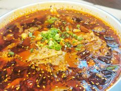 -有红鸡毛店·川菜(建设路店)