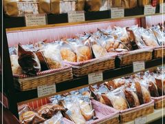 -红宝石·鲜奶小方·海派西点房(控江店)